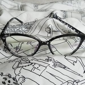 Black/clear print eyeglasses